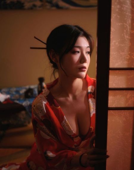 二个吃我乳房一个吃我b